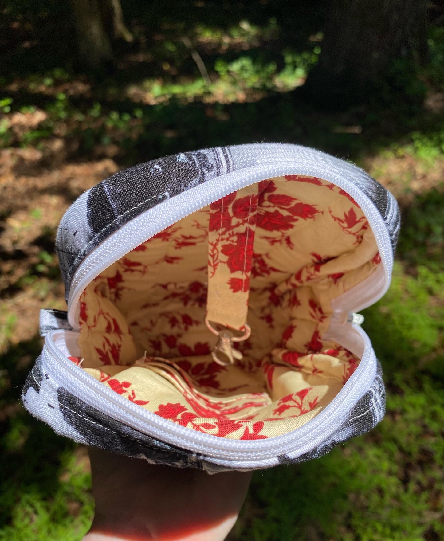 Quilted Halloween Crossbody Bag • 5″ × 8″ Black Cat Purse • Adjustable Strap • Handmade Seasonal Accessory