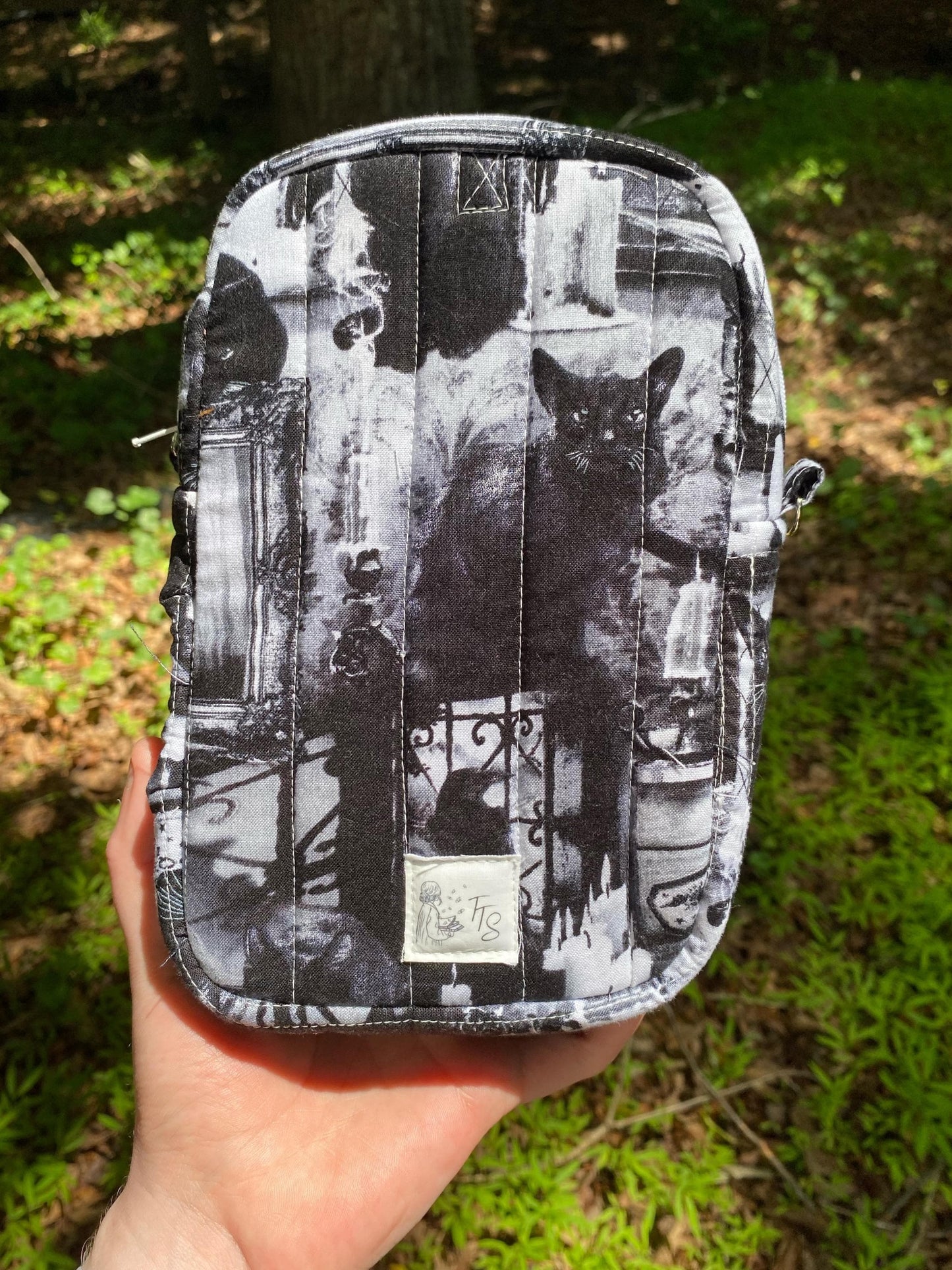 Quilted Halloween Crossbody Bag • 5″ × 8″ Black Cat Purse • Adjustable Strap • Handmade Seasonal Accessory