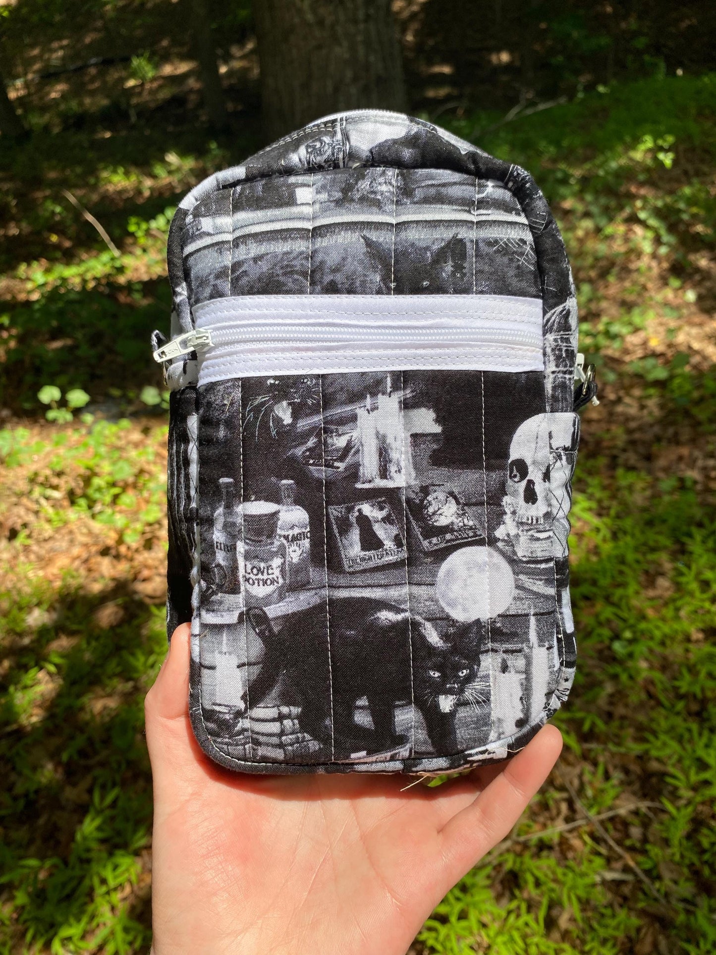 Quilted Halloween Crossbody Bag • 5″ × 8″ Black Cat Purse • Adjustable Strap • Handmade Seasonal Accessory