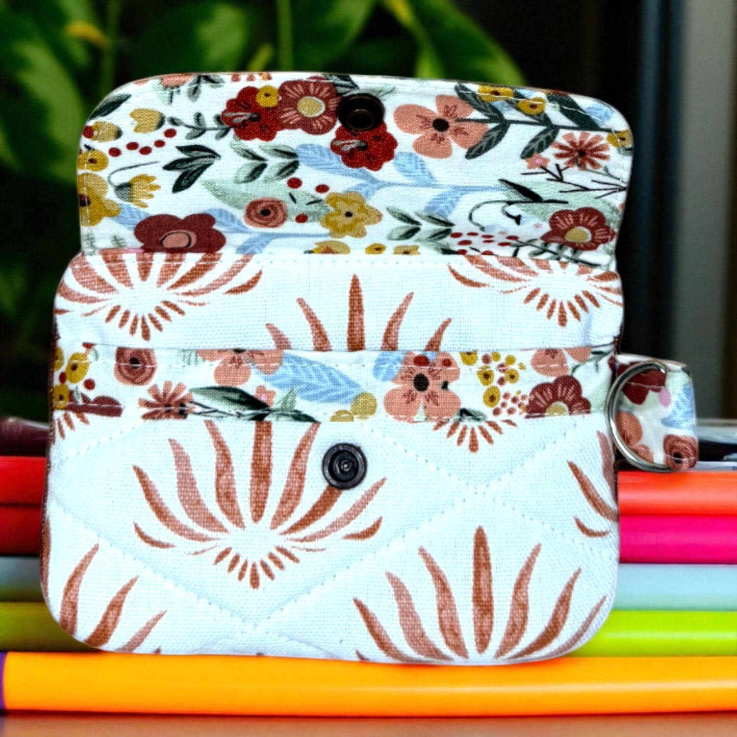 Quilted Floral Wallet: Handmade Cotton Card Holder with Zipper Pocket