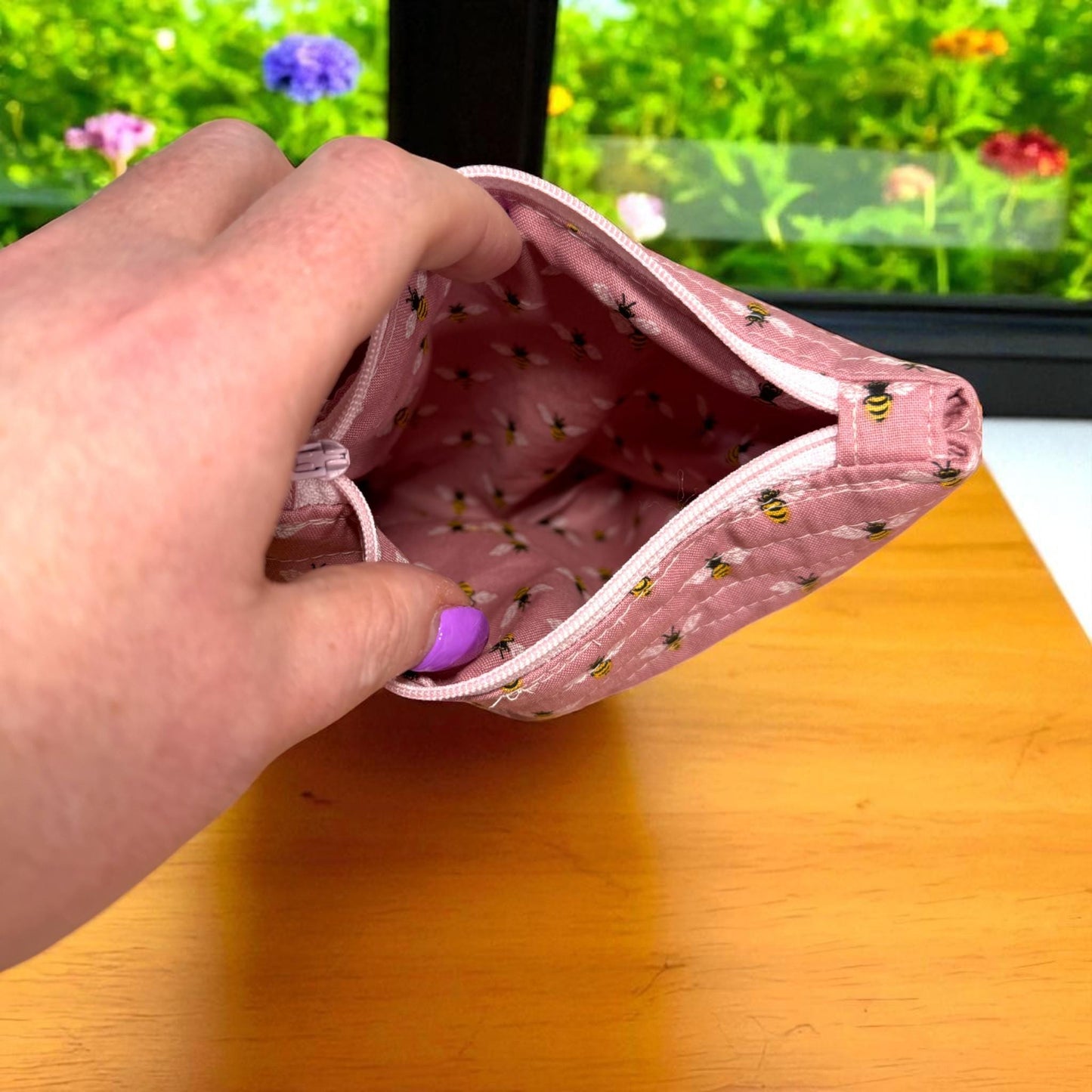 Busy Bee Pleated Zipper Pouch – 7x6 Quilted Bee Bag | Handmade Organizer for Makeup, Pens, Gifts | Cute Gift for Bee Lovers