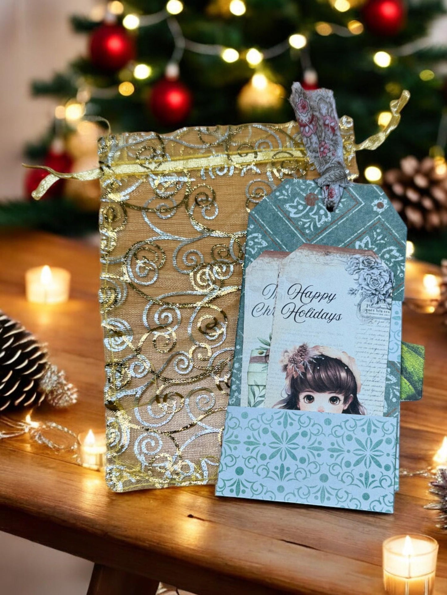 Green Christmas Junk Journal Tag – Triple Pocket Loaded Tag with Mini Notebook & Ephemera for Vintage Holiday Journaling