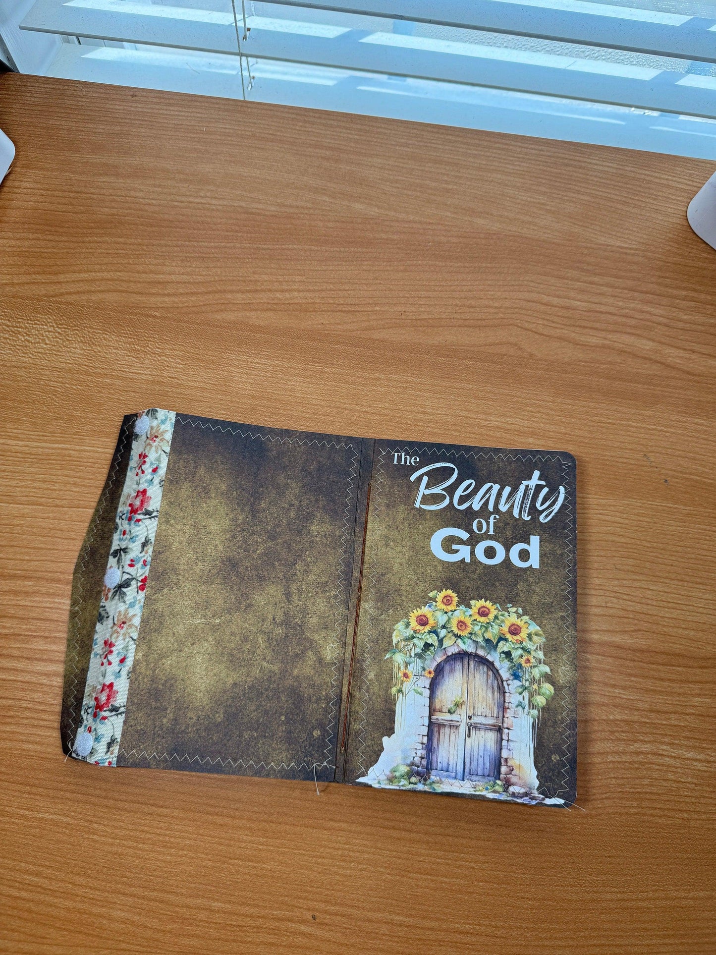 The Beauty of God and Sunflowers Folio – Faith-Based Prayer Journal & Ephemera Organizer