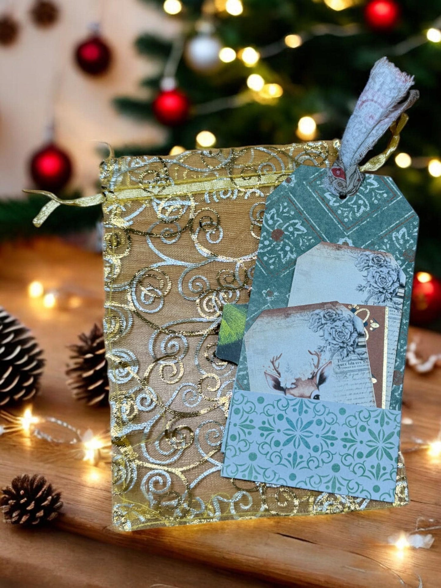 Green Christmas Junk Journal Tag – Triple Pocket Loaded Tag with Mini Notebook & Ephemera for Vintage Holiday Journaling