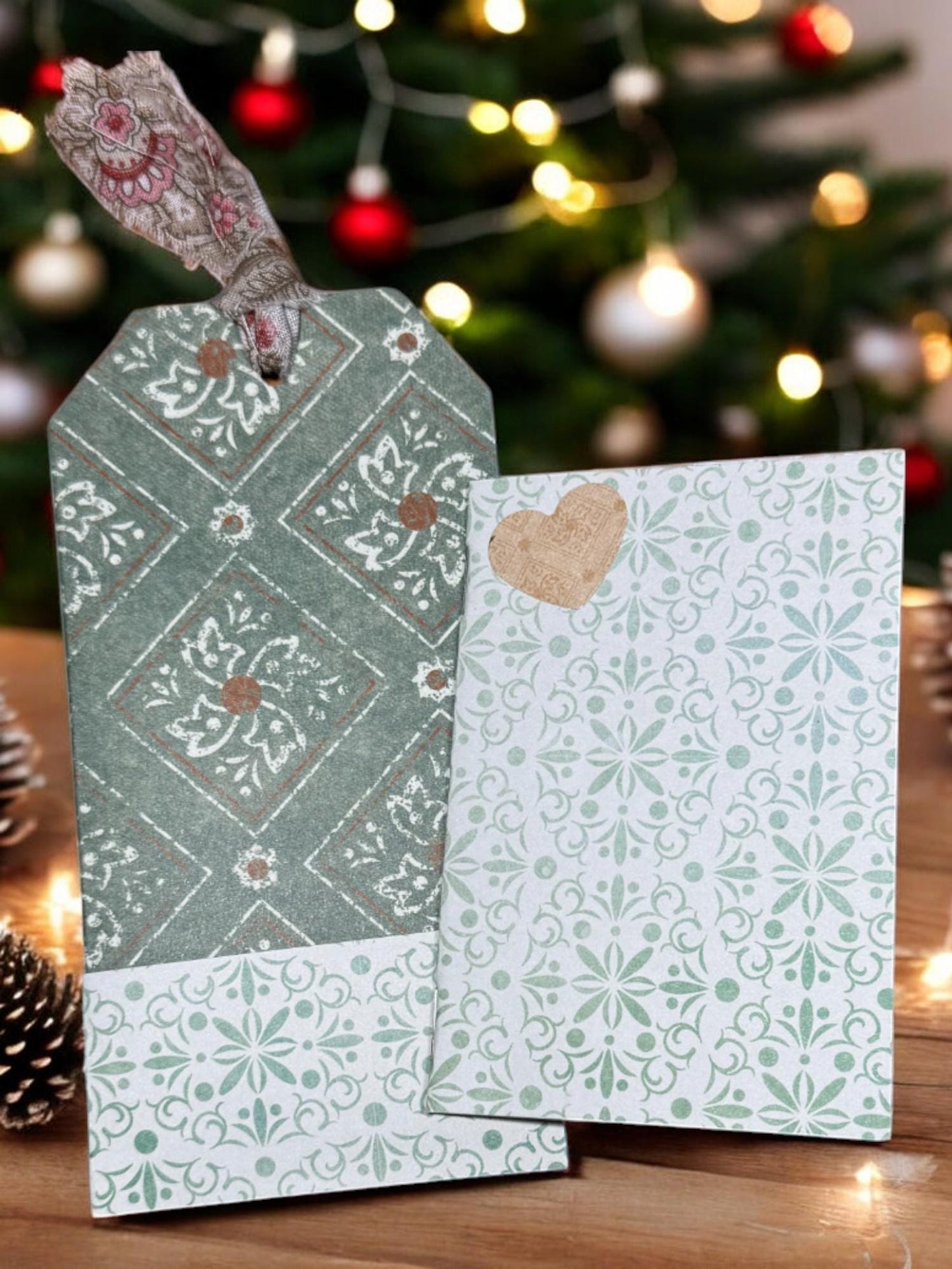Green Christmas Junk Journal Tag – Triple Pocket Loaded Tag with Mini Notebook & Ephemera for Vintage Holiday Journaling