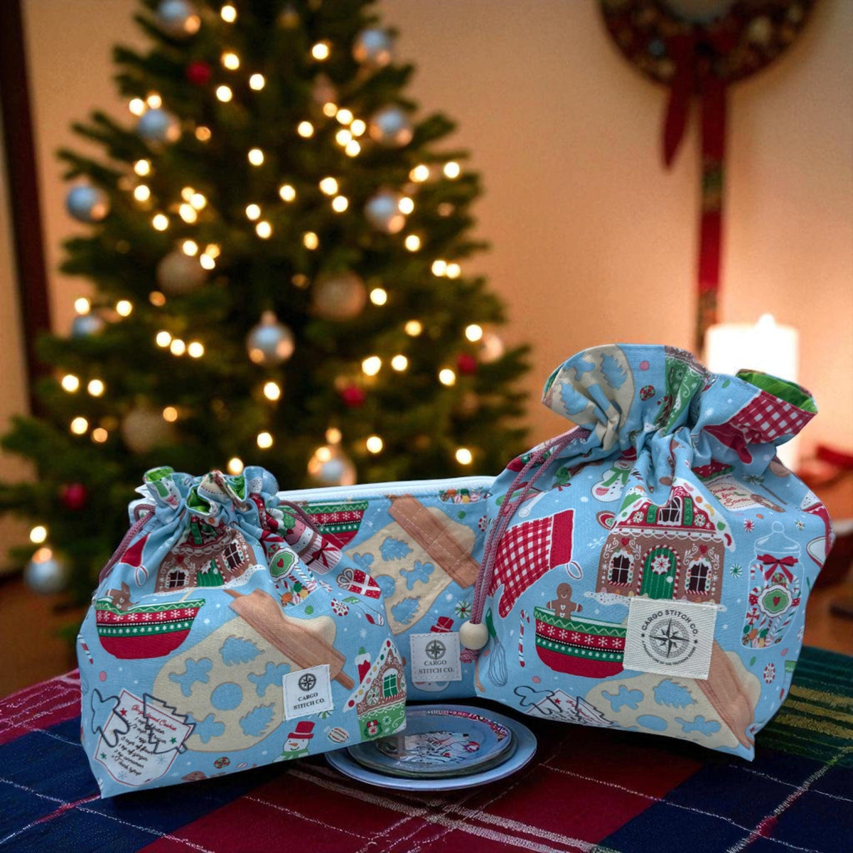 Gingerbread Christmas Gift Bag Set | 3 Piece Quilted Holiday Bundle | Drawstring Bags & Zipper Pouch | Peppermint Lane