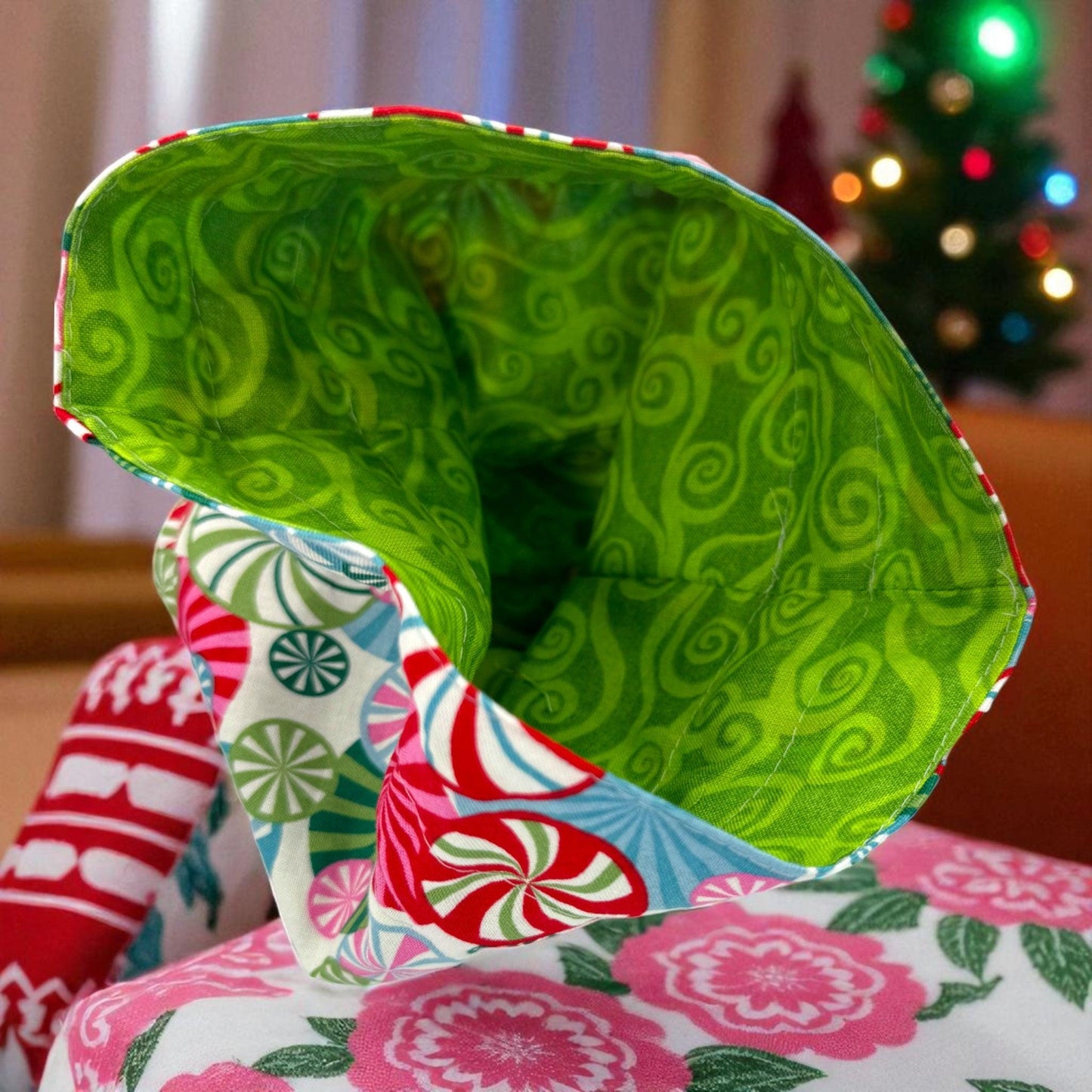 2 Holiday Drawstring Gift Bag Set – Quilted Medium Bag Duo – Peppermint Swirl & Candy Cane Stripe – Reusable Fabric Gift Wrap