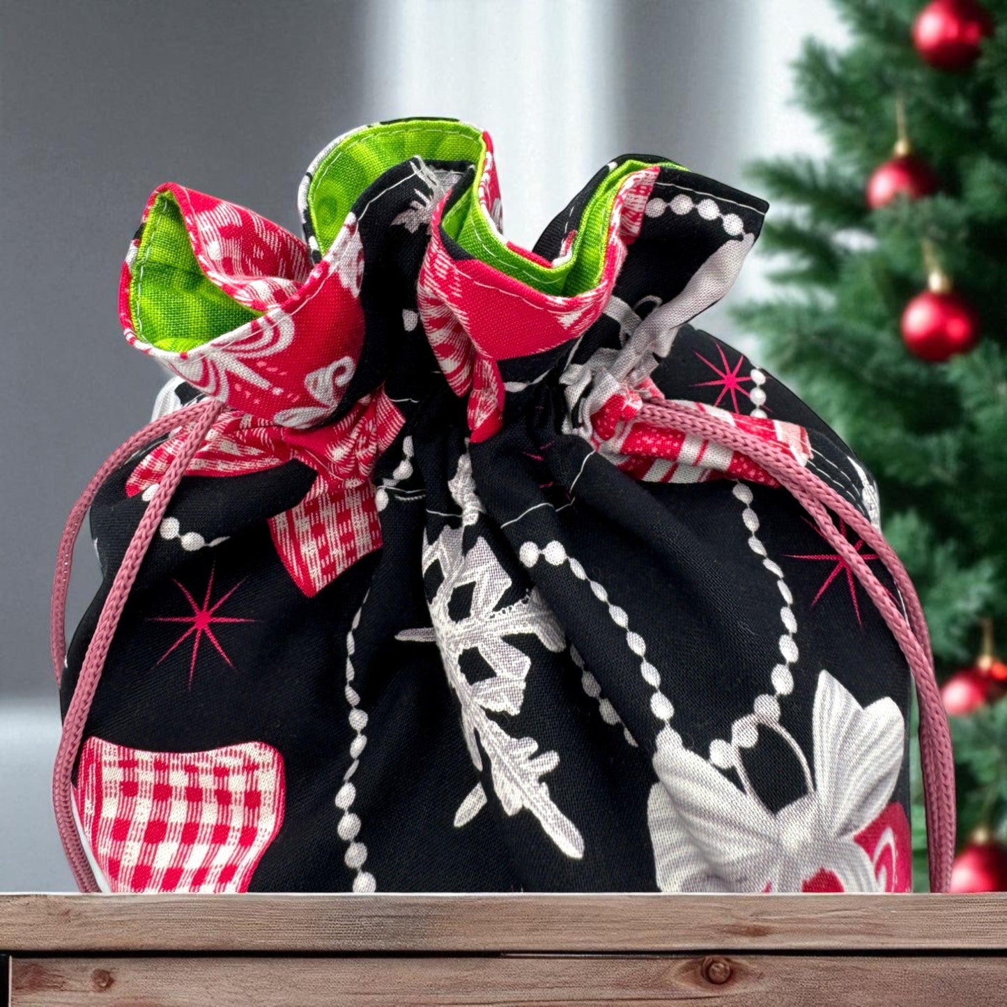 3 Holiday Gift Bag Set – Peppermint Lane 2025 Medium Drawstring Trio – Ornaments, Peppermint Swirl, Candy Cane Holiday Organizer