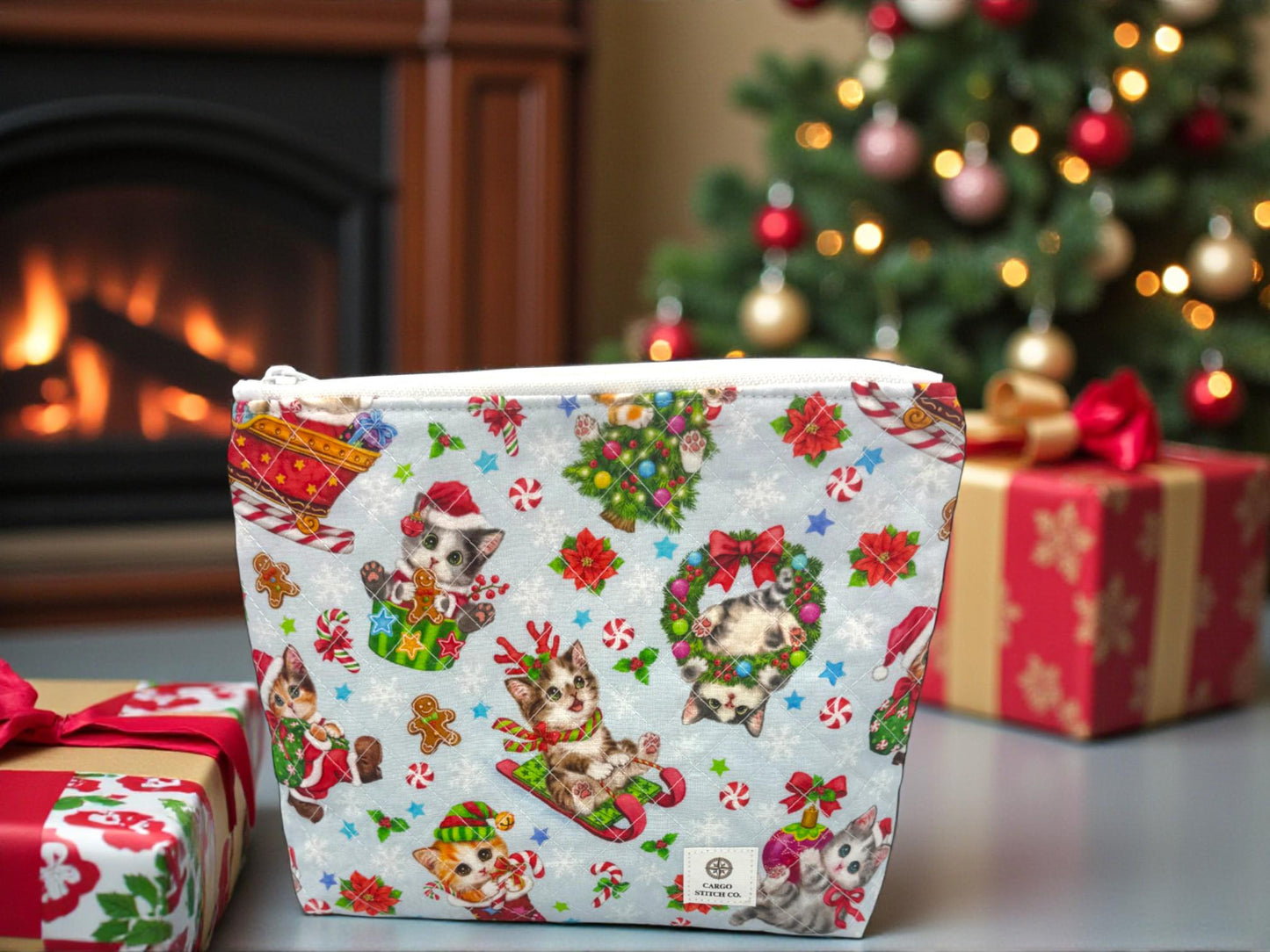 Peppermint Lane Everyday Cat Pouch – Quilted Zipper Bag with Inner Pocket | 9.5x8.5x2 Christmas Cat Pouch – Cargo Stitch Co.