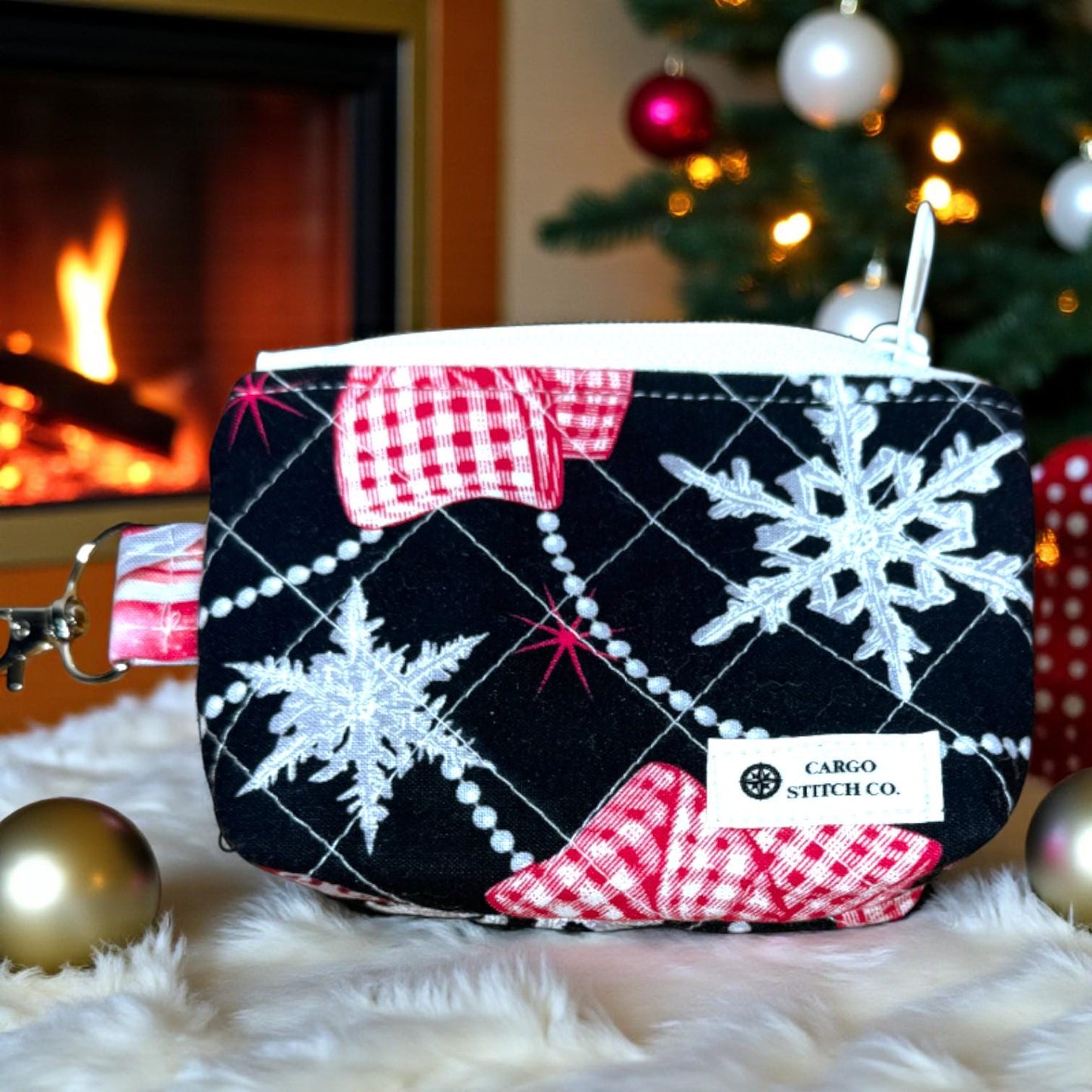 Everyday Peppermint Lane Pouch and Tea Wallet – Holiday Bow Bundle Maker’s Table Edition Studio Seconds from the Cargo Stitch Co. Workshop