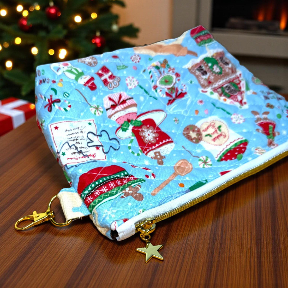 Gingersnap’s Christmas Zipper Pouch & Gift Set | Quilted Gingerbread Project Bag | Peppermint Lane Limited Edition