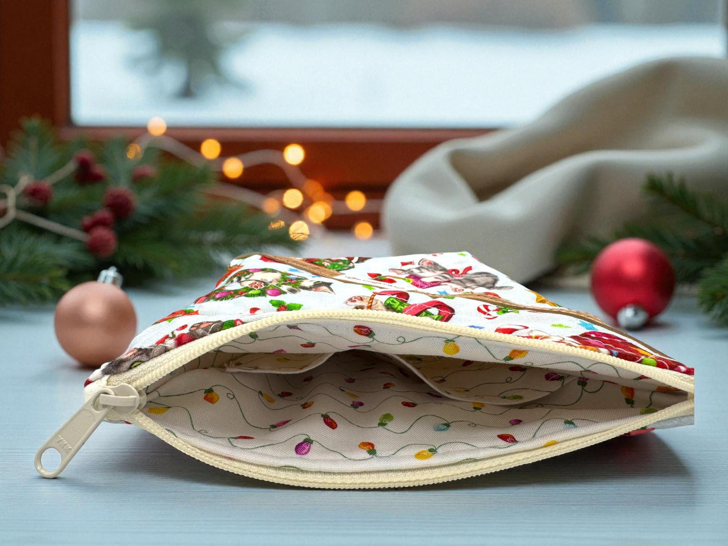 Peppermint Lane Everyday Cat Pouch – Quilted Zipper Bag with Inner Pocket | 7x8 Christmas Cat Pouch – Cargo Stitch Co.