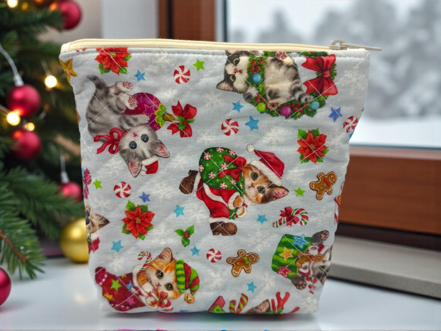 Peppermint Lane Everyday Cat Pouch – Quilted Zipper Bag with Inner Pocket | 7x8 Christmas Cat Pouch – Cargo Stitch Co.