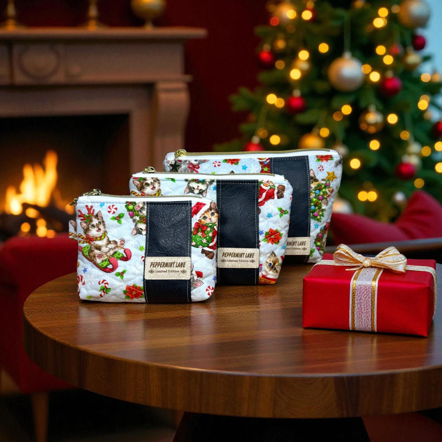 Quilted Cat Cosmetic Pouch – Peppermint Lane Limited Edition 2025 – Vinyl Holiday Pouch – Collector Set Story Zine – Christmas Gift Bundle