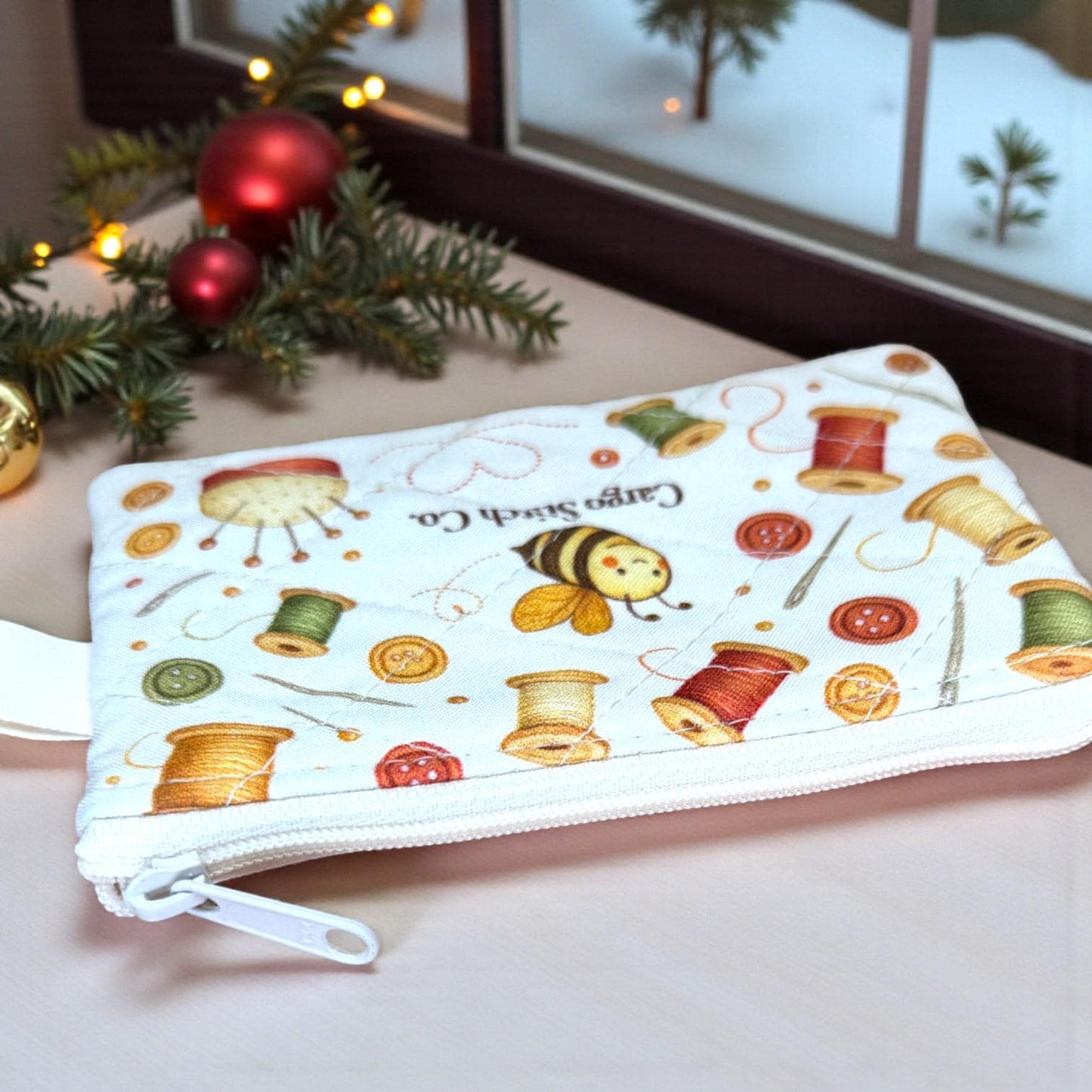 Christmas Bee Mini Quilted Wallet - Holiday Zipper Coin Purse, Festive Stocking Stuffer Gift