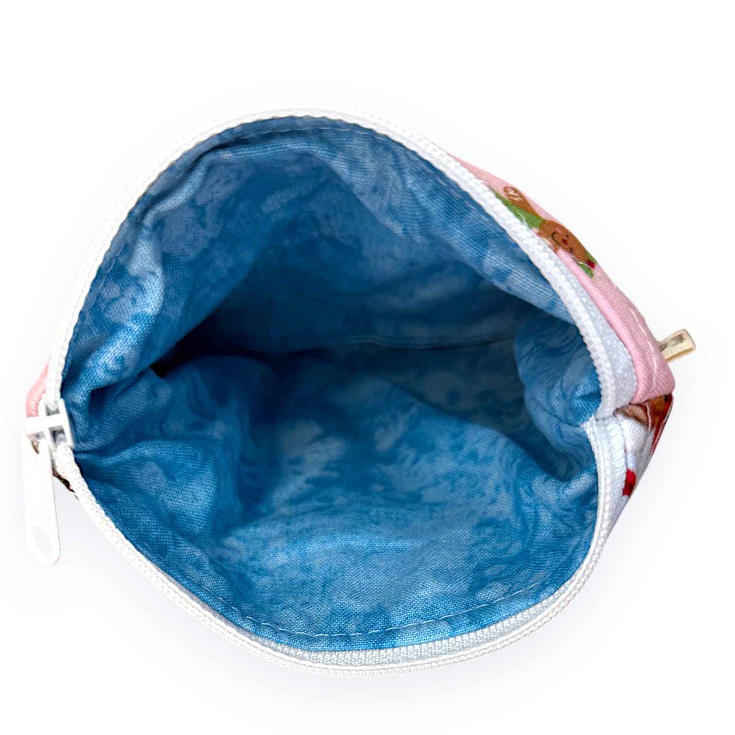 Mini Christmas Patchwork Pouch – 5.5 x 5 Quilted Zipper Bag, Cat Holiday Wallet, Scrappy Limited Edition Stocking Stuffer