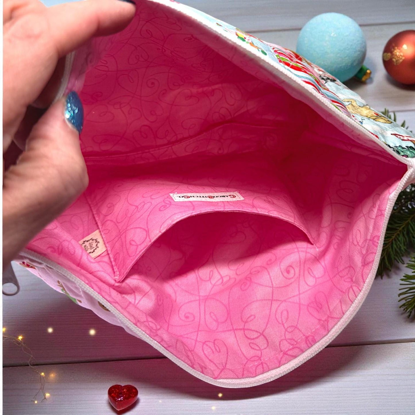 Quilted Pouch 8×6×2 – Holiday Cat Print – Peppermint Lane Limited Edition Bag – White Lights Lining – Boxed Bottom & Slip Pocket