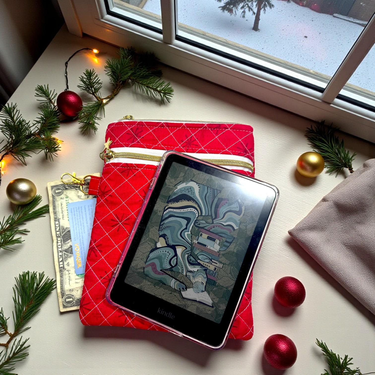 Quilted Kindle Sleeve 9.5×7 – Red Peppermint Lane – Limited Edition Holiday Case – Zipper Pocket + Slip Pocket – Tablet & Journal Pouch