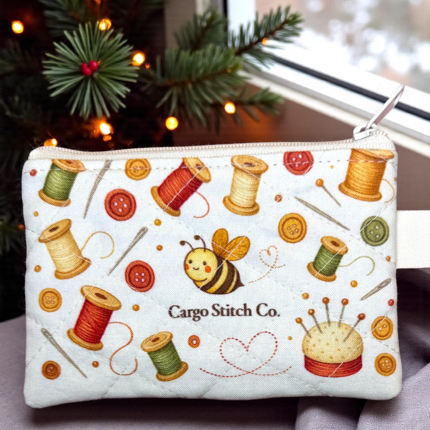 Christmas Bee Mini Quilted Wallet - Holiday Zipper Coin Purse, Festive Stocking Stuffer Gift