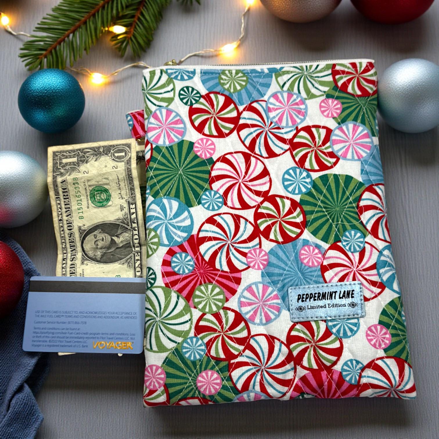 Quilted Kindle Sleeve 7×10 – Peppermint Lane Holiday – Padded Tablet Case & E-Reader Cover with Zipper Pocket