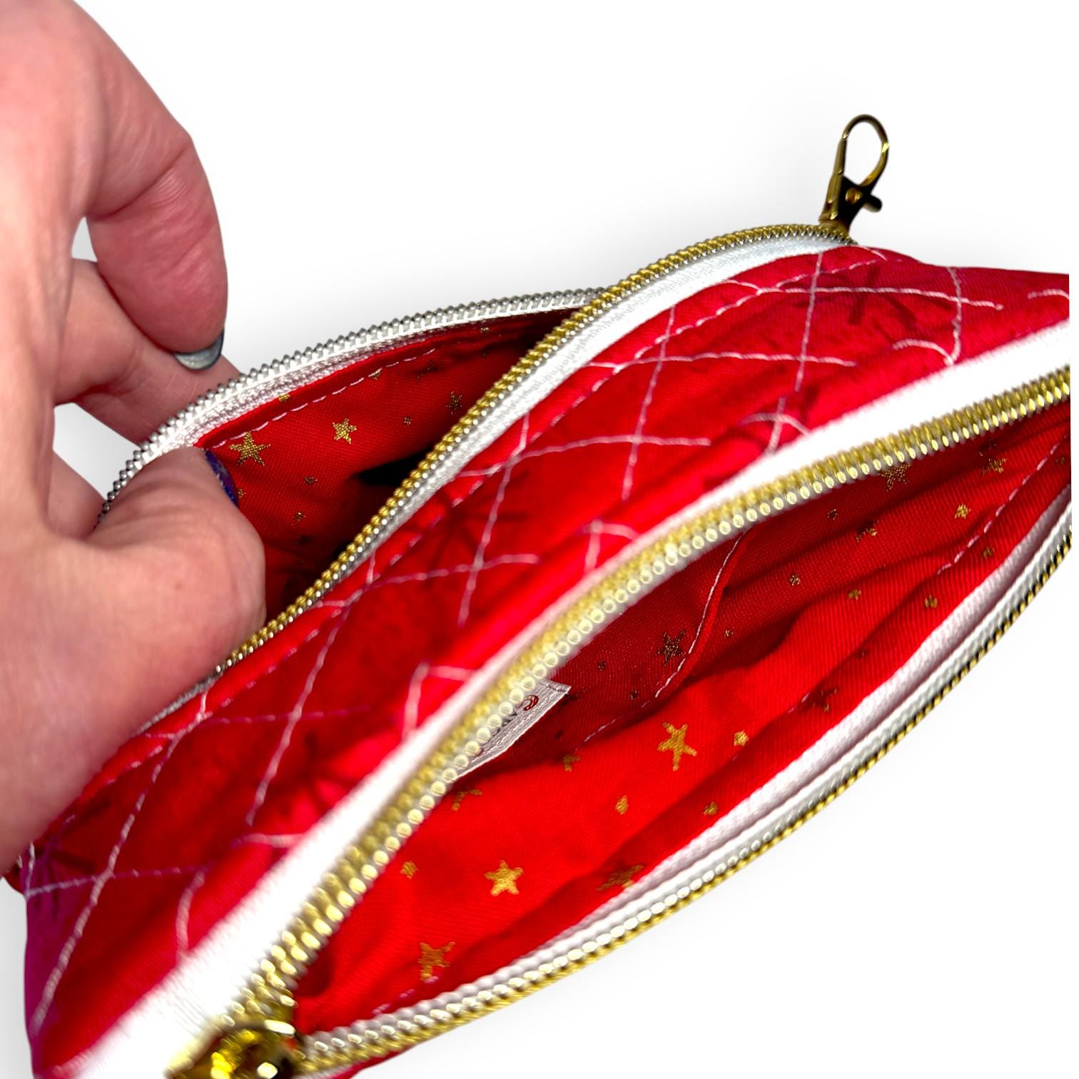 Quilted Kindle Sleeve 9.5×7 – Red Peppermint Lane – Limited Edition Holiday Case – Zipper Pocket + Slip Pocket – Tablet & Journal Pouch