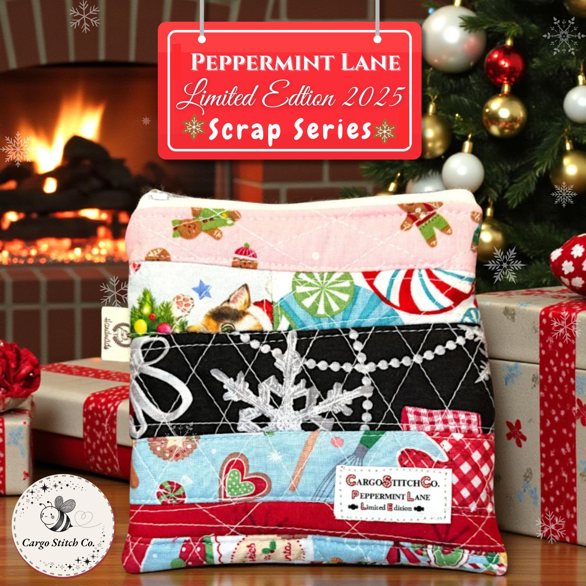 Flat Christmas Patchwork Pouch – 5.5 x 5 Quilted Zipper Bag, Cat Holiday Mini Wallet, Scrappy Limited Edition Stocking Stuffer