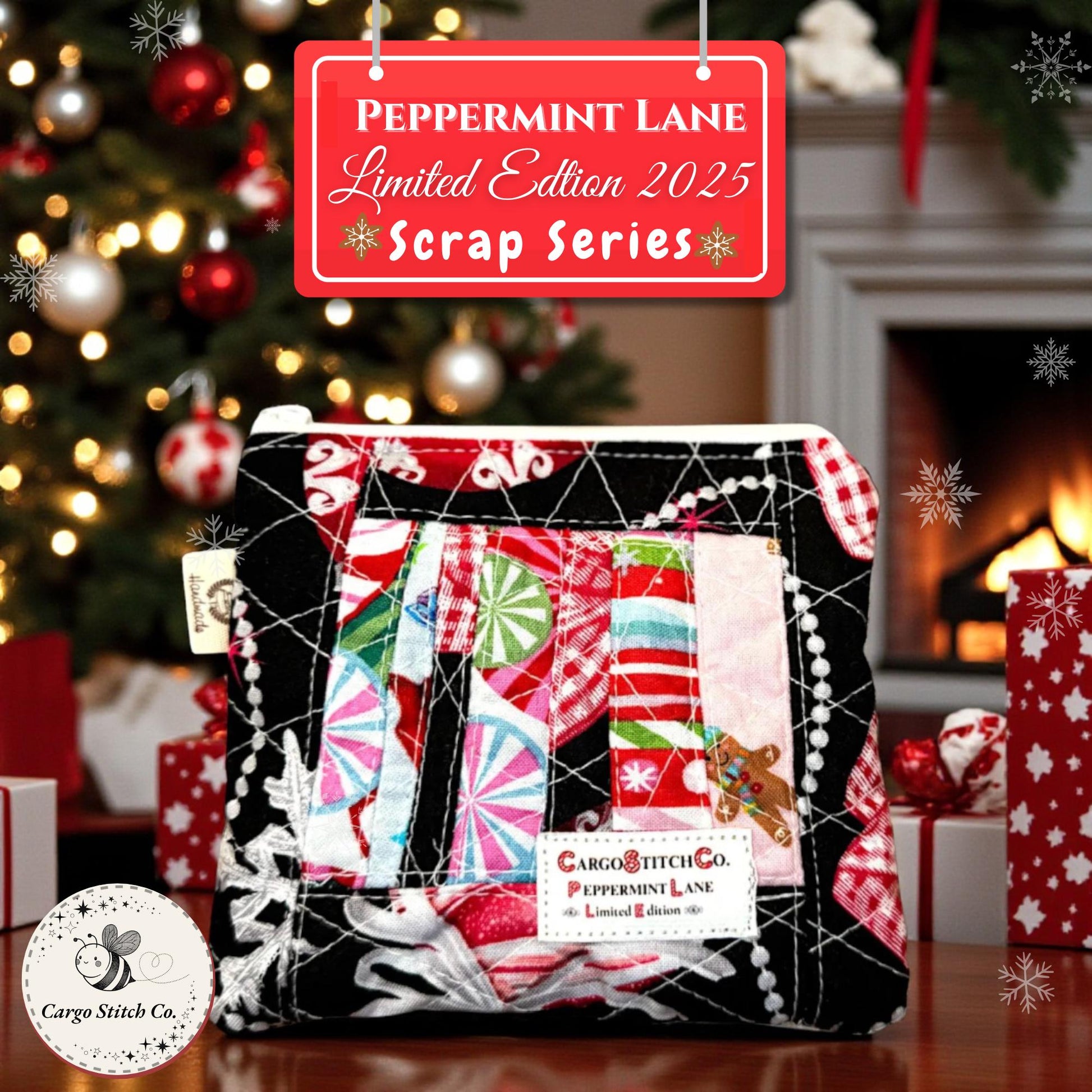 Christmas Patchwork Pouch – 5x4 Quilted Zipper Bag, Cat Holiday Mini Wallet, Scrappy Limited Edition Stocking Stuffer, Coin Purse