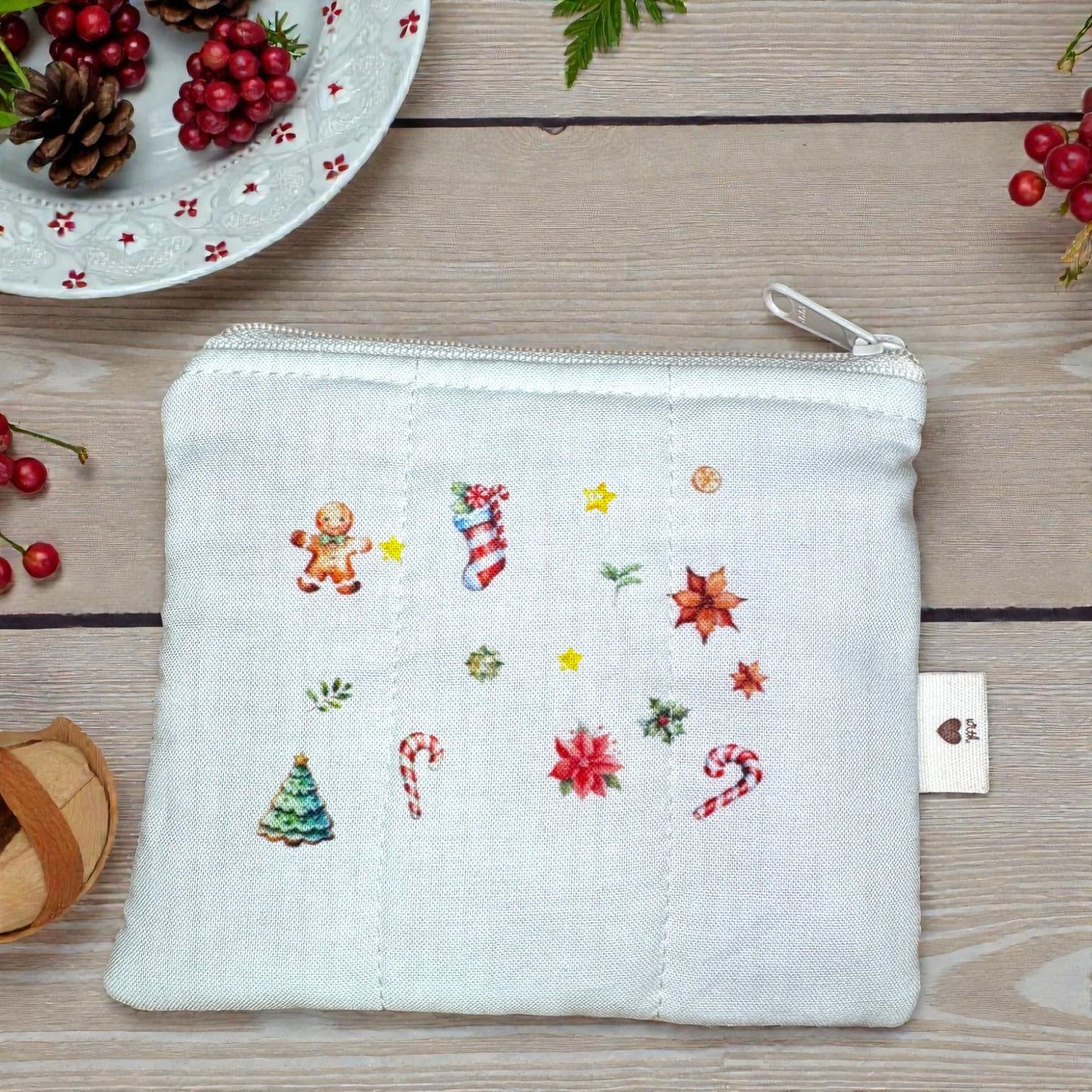 Stitch Quilted Zipper Bag • Peppermint Lane Cozy Bee Christmas Pouch • Handmade Gift • Small Holiday Bag • Stocking Stuffer