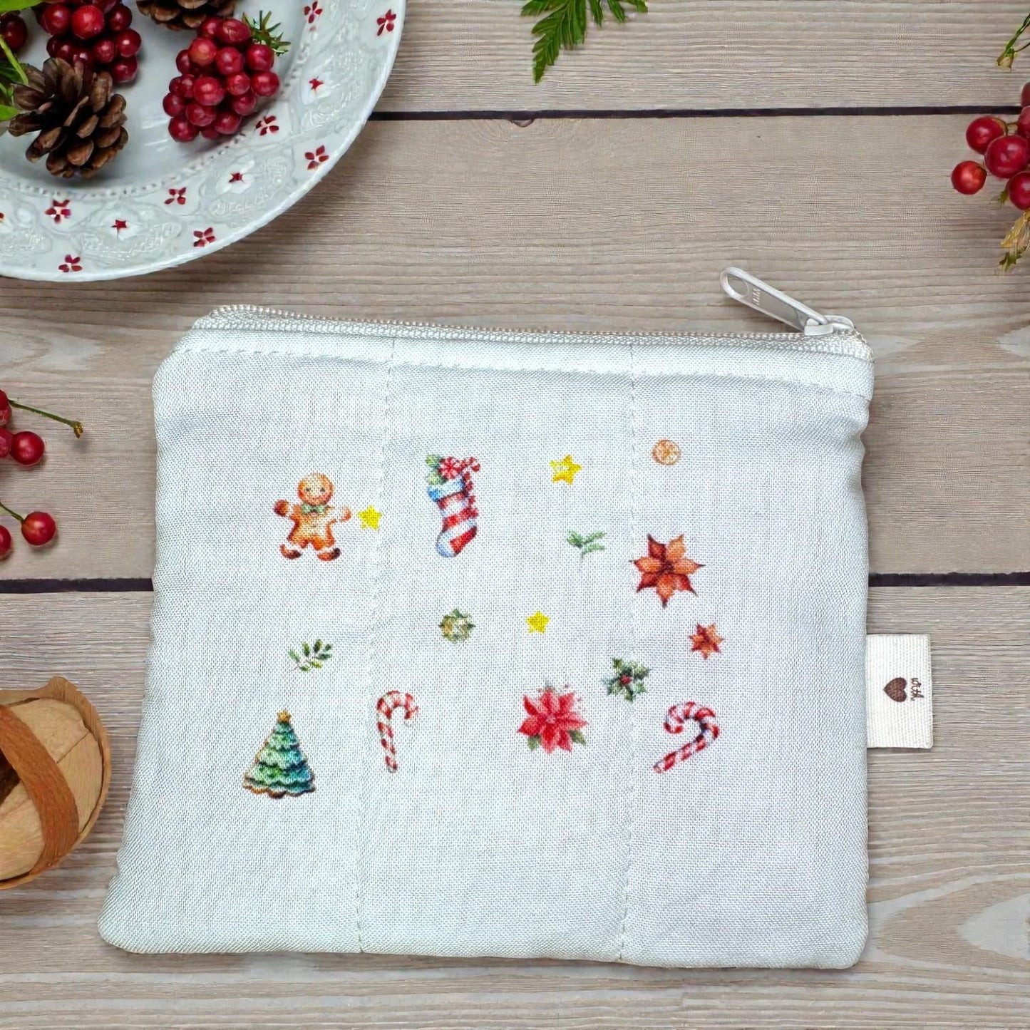 Stitch Quilted Zipper Bag • Peppermint Lane Cozy Bee Christmas Pouch • Handmade Gift • Small Holiday Bag • Stocking Stuffer