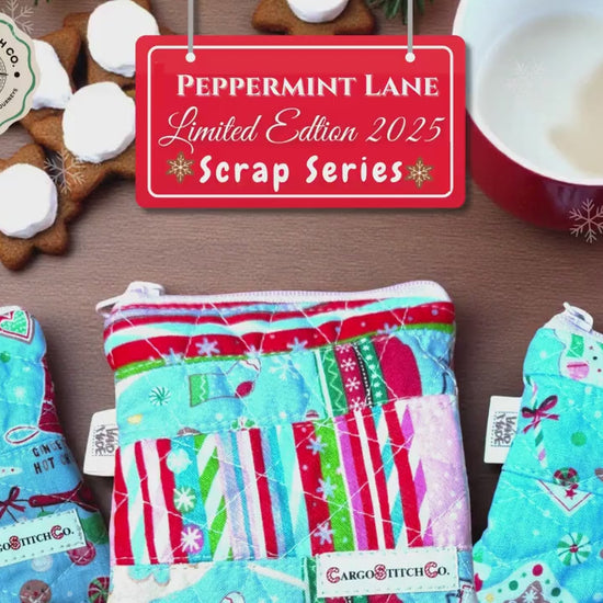 Christmas Mini Zipper Pouch, Quilted Coin Purse, Peppermint Lane Scrap Series, Small Holiday Gift, Stocking Stuffer